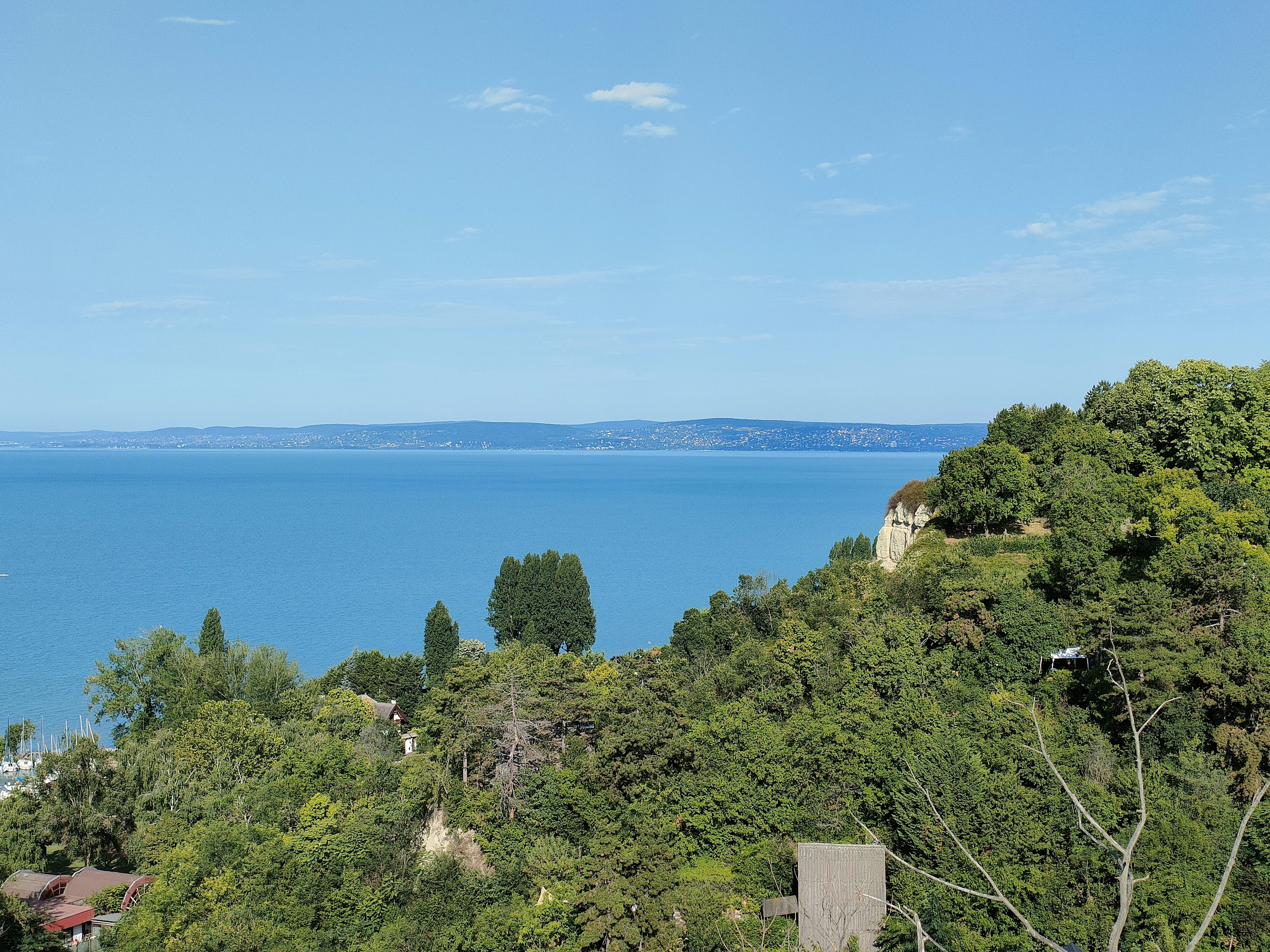 Gyönyörű kilátás a Balatonra