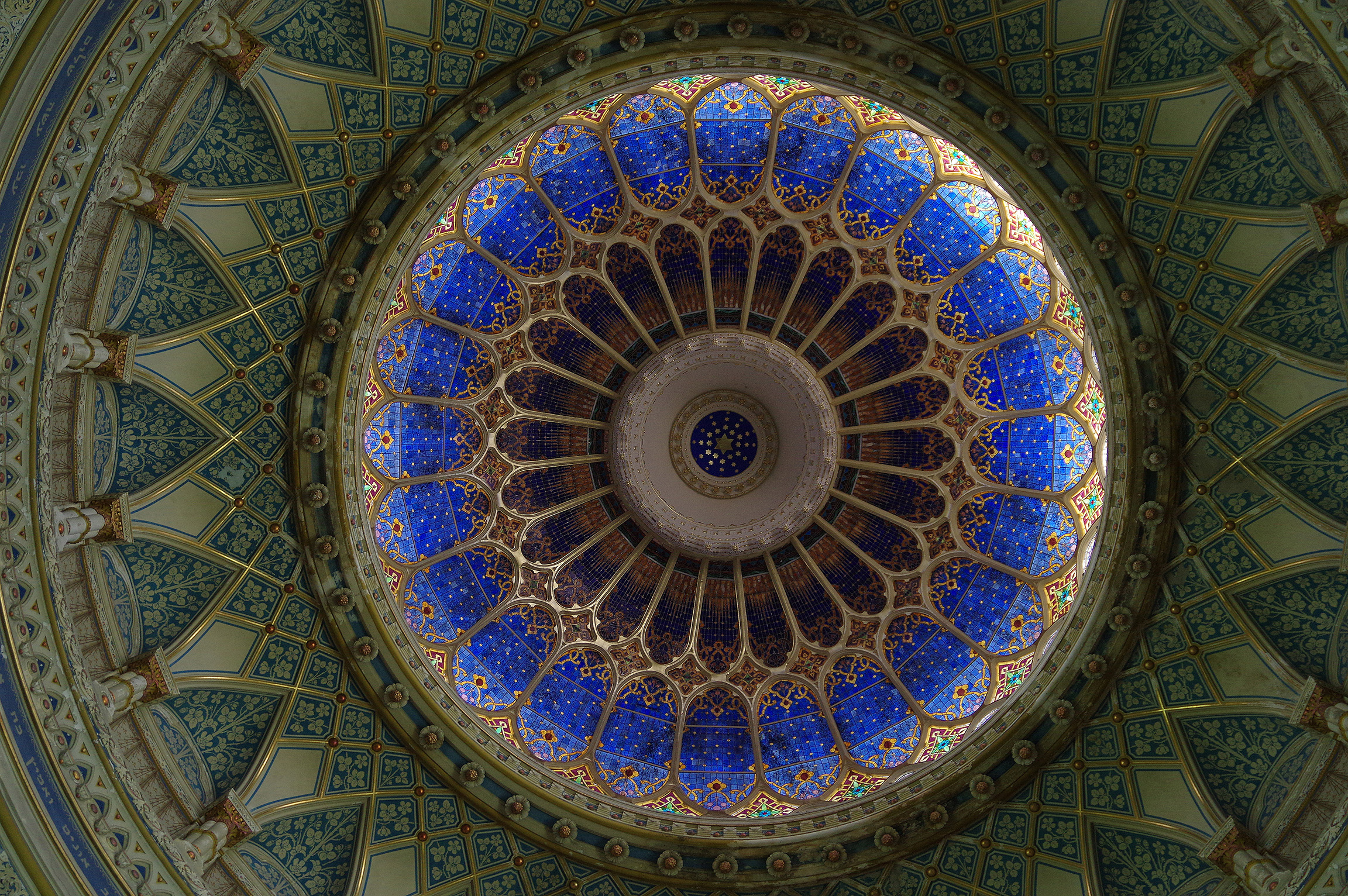 Kőbe vésett történetek – Szeged zsidó öröksége