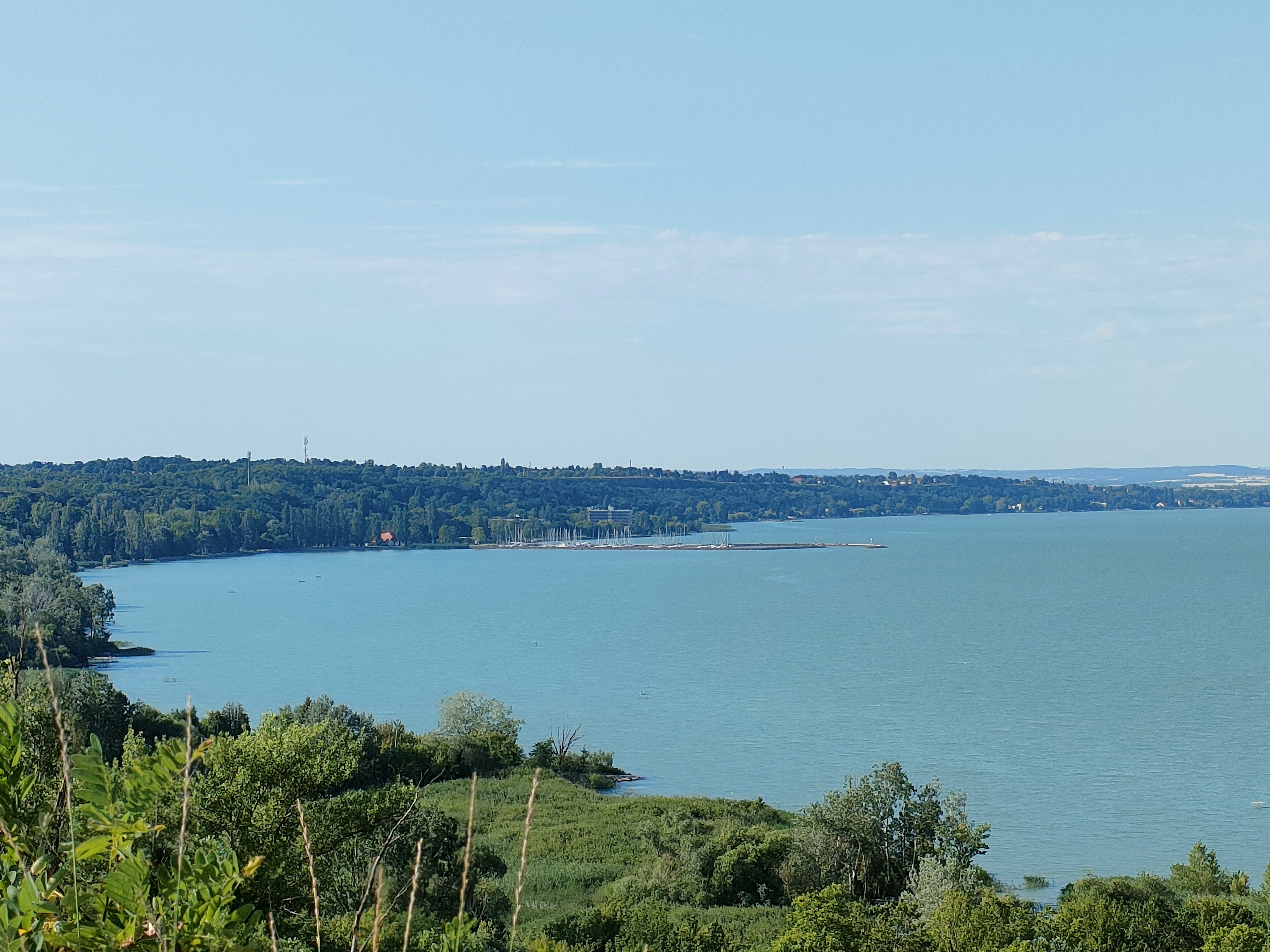 Gyönyörű kilátás a Balatonra