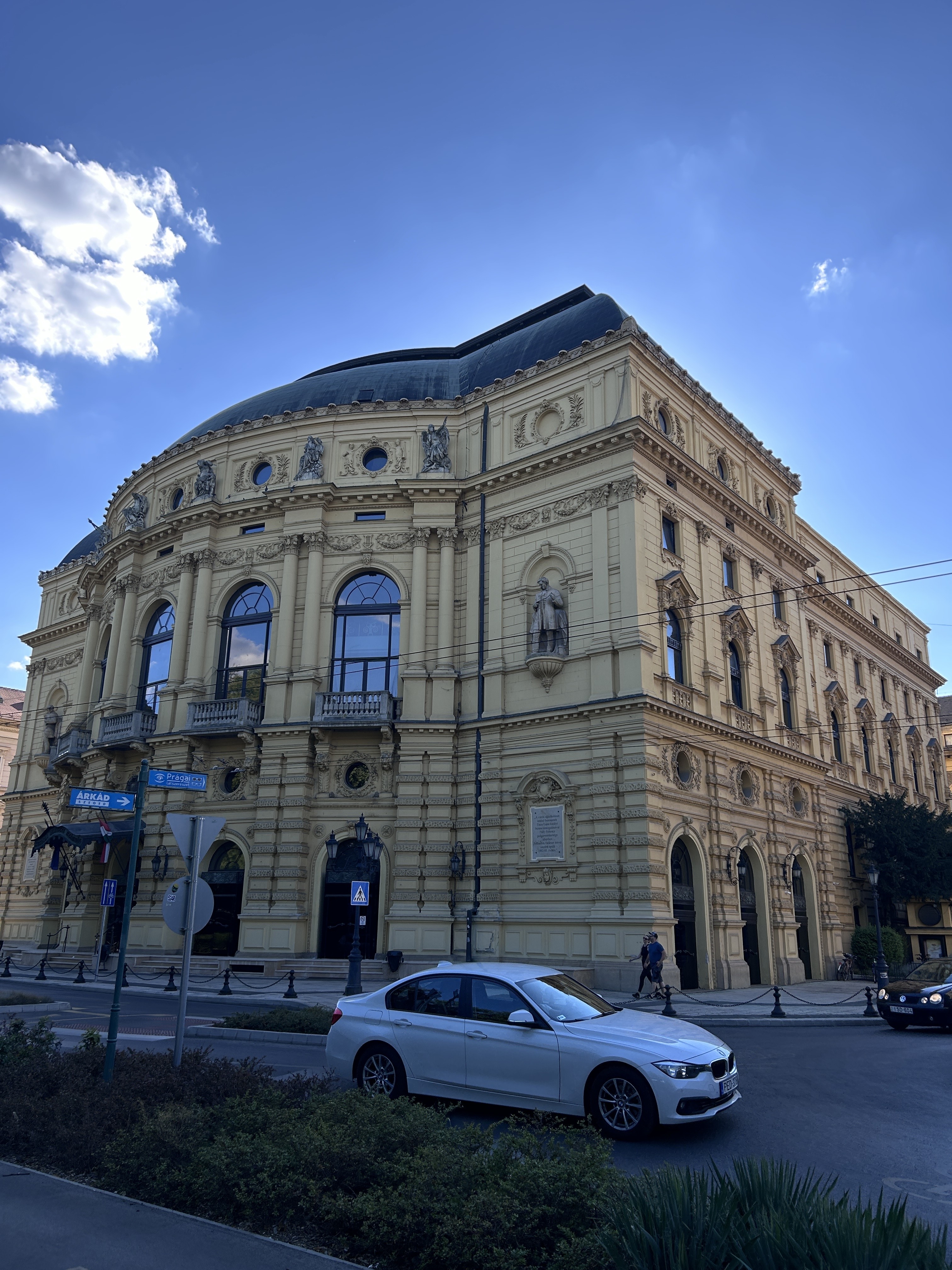 Színházas élményséta Szegeden – a kulisszák világában