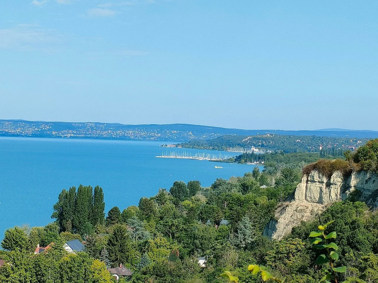 Balatonakarattya magaspart