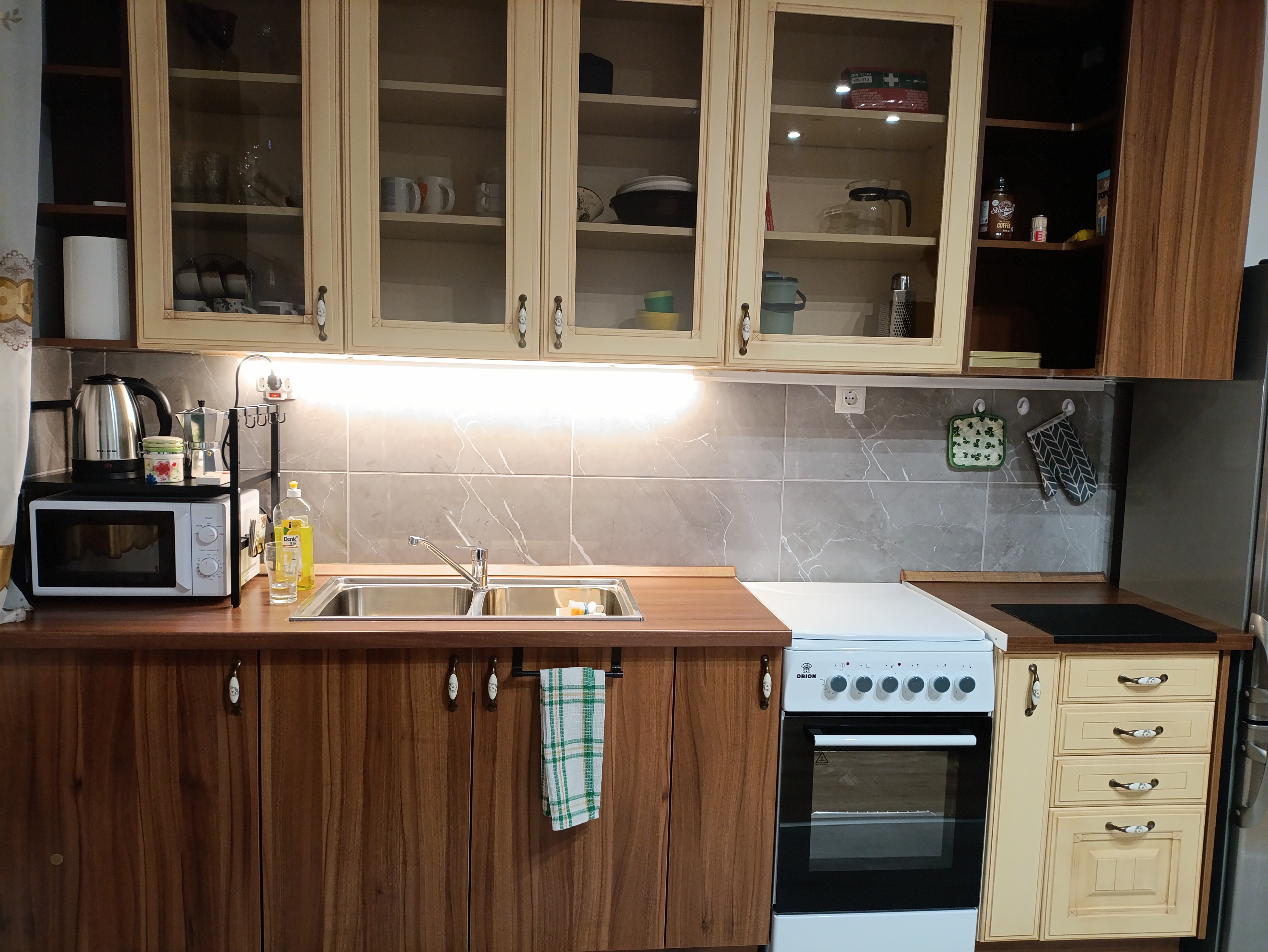 Teljesen felszerelt konyha