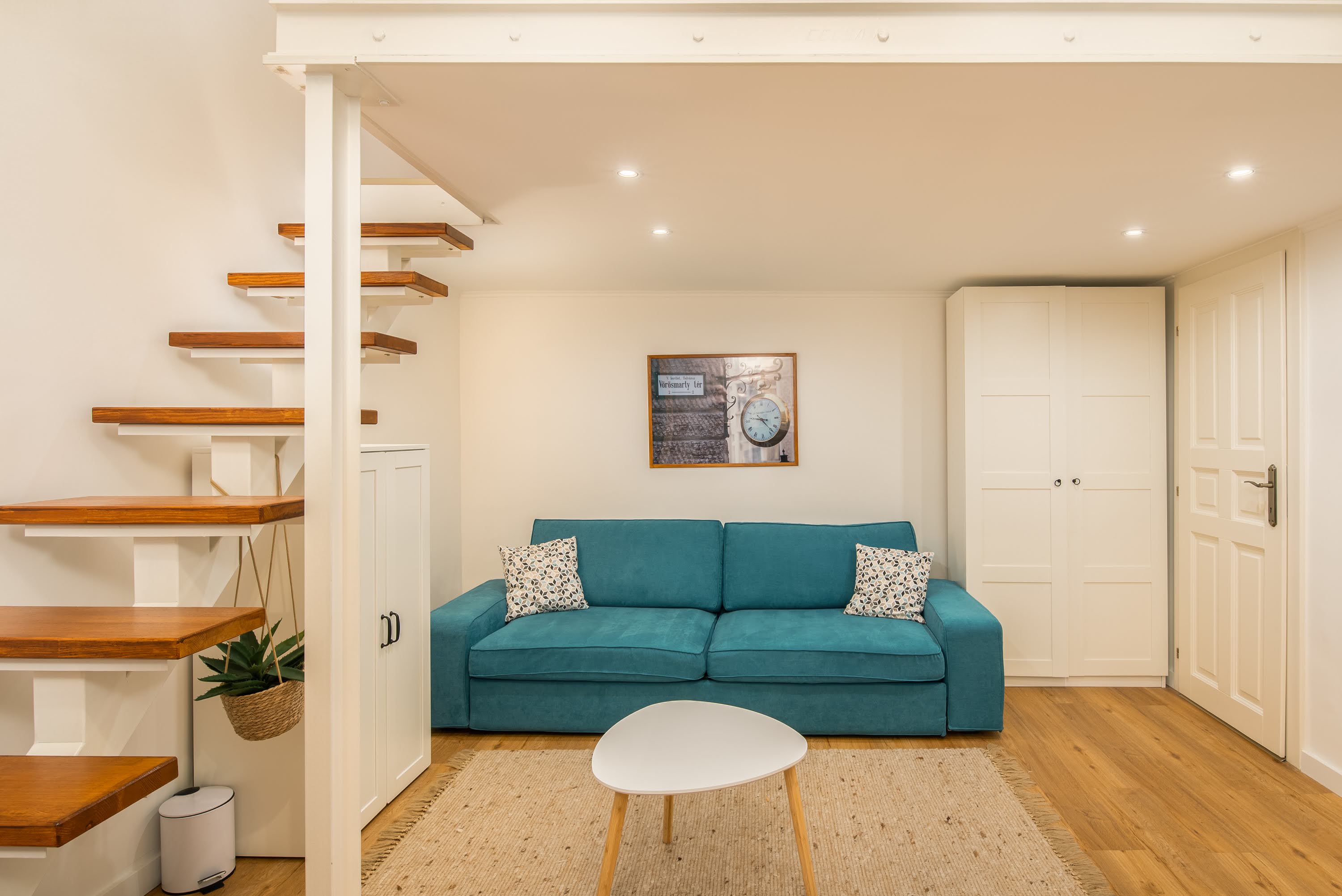 Howlit Home Budapest