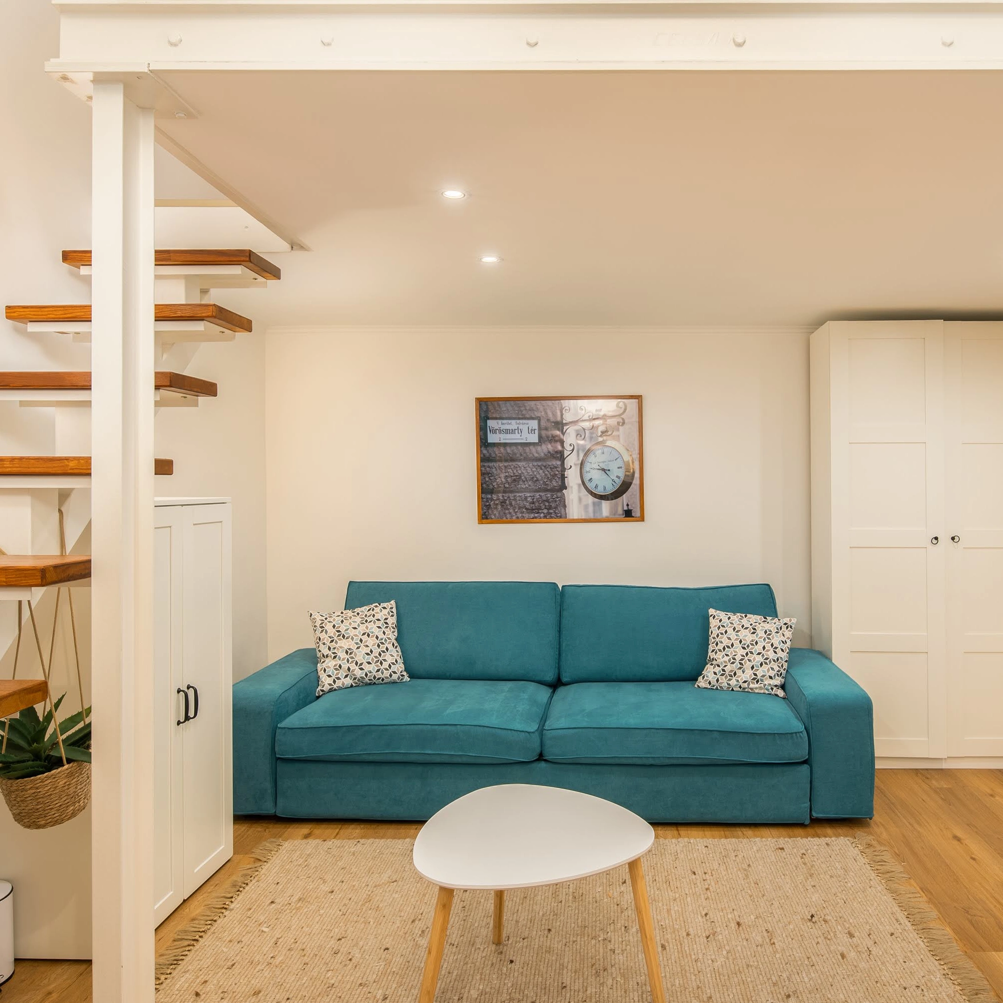 Howlit Home Budapest