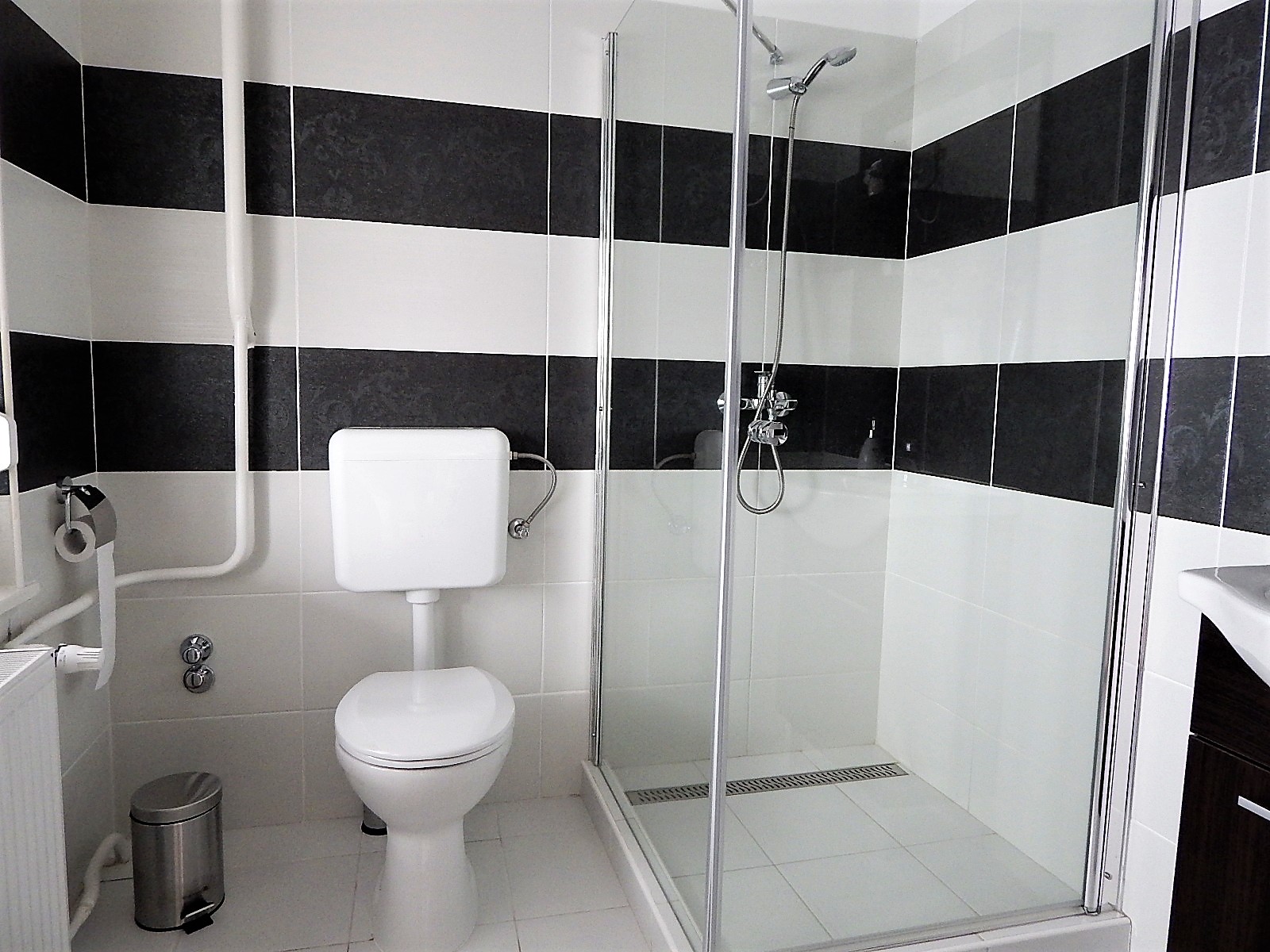 Tulipán Apartman fürdő