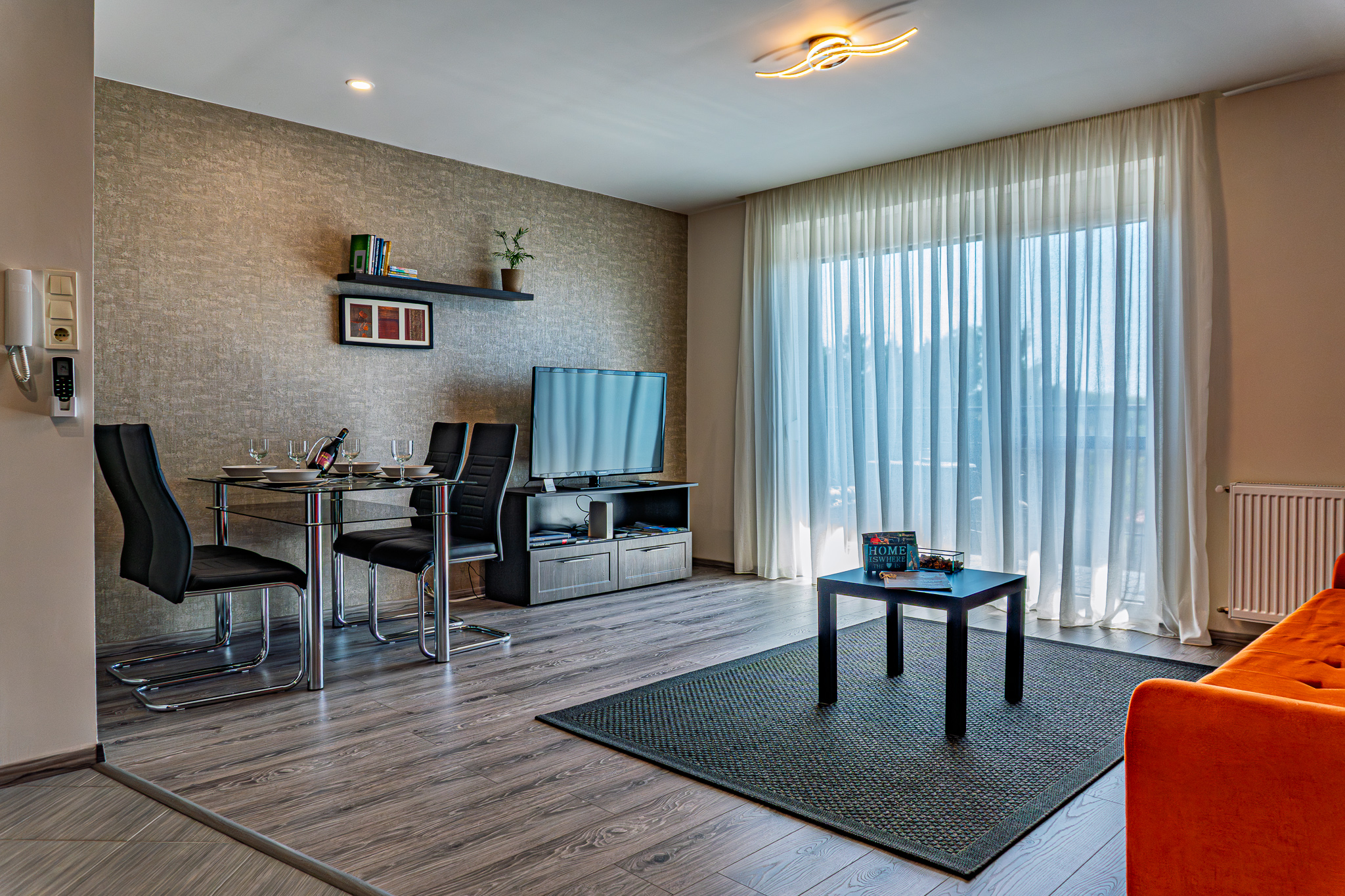 nappali-étkező-konyha loggia kapcsolattal