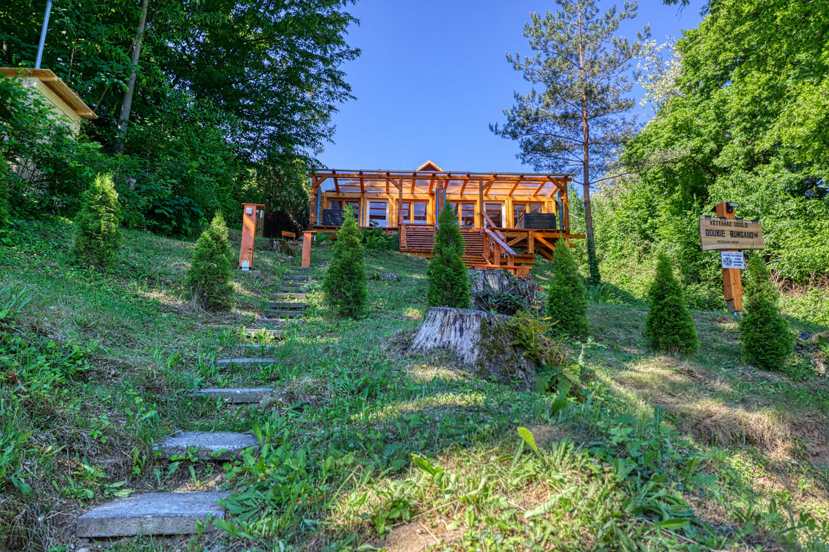 Double bungalló bal