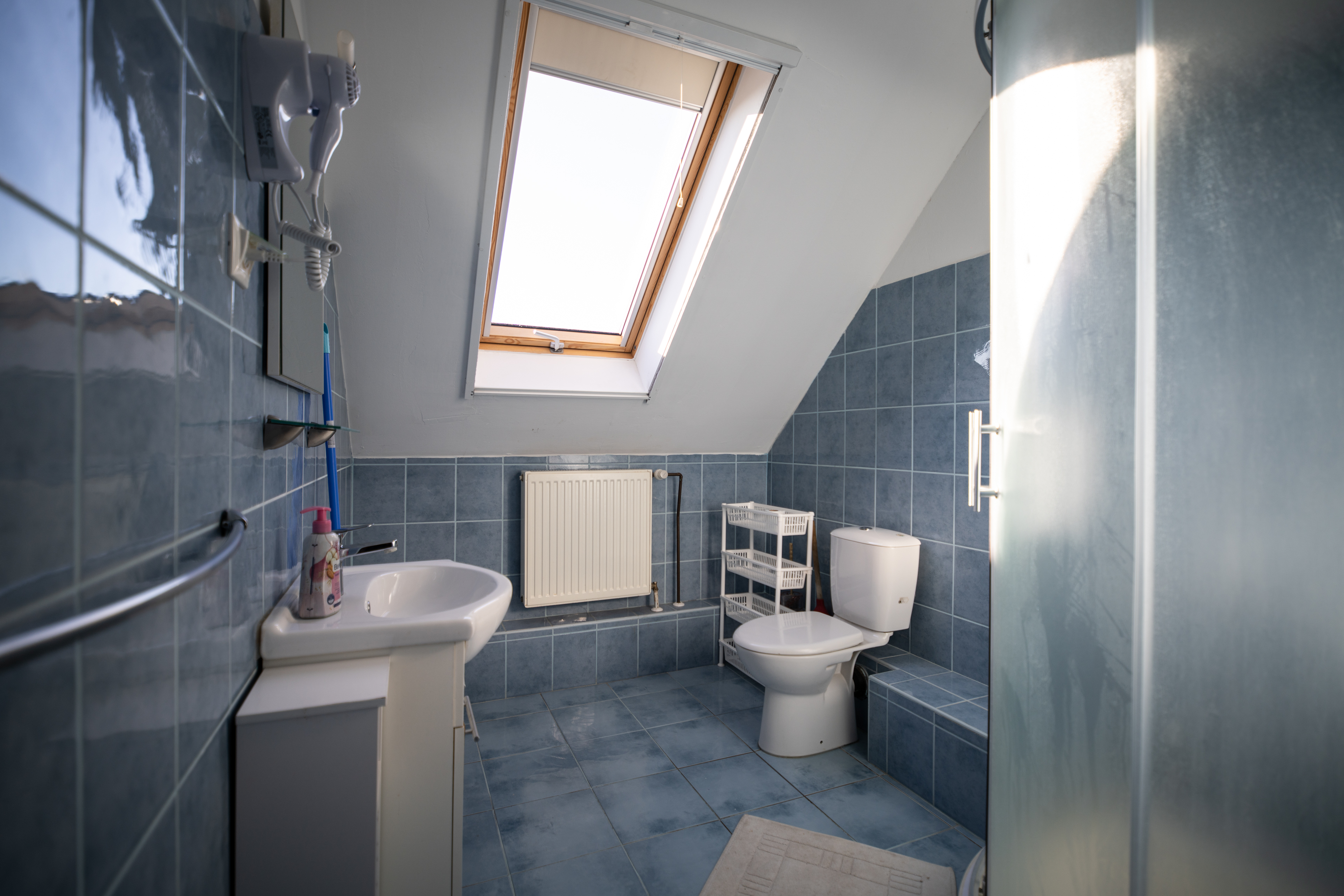 emeleti egyik fürdő