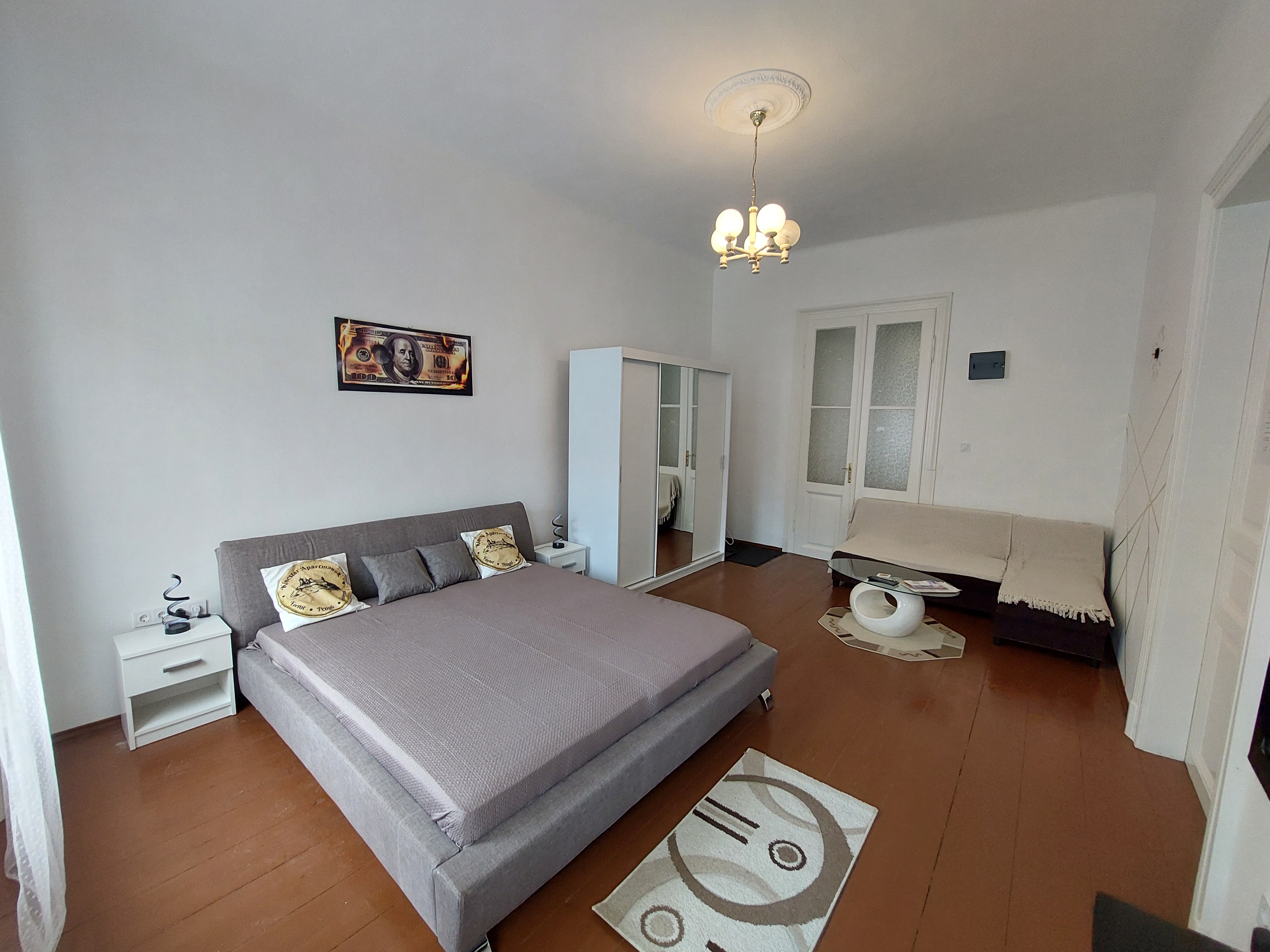 KINCSTÁR APARTMANOK KORONA APARTMAN