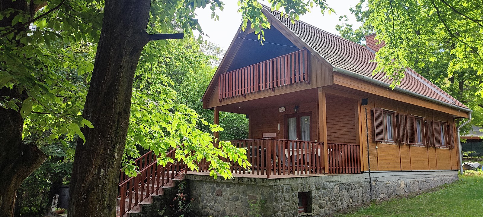 A Vendégház oldalról