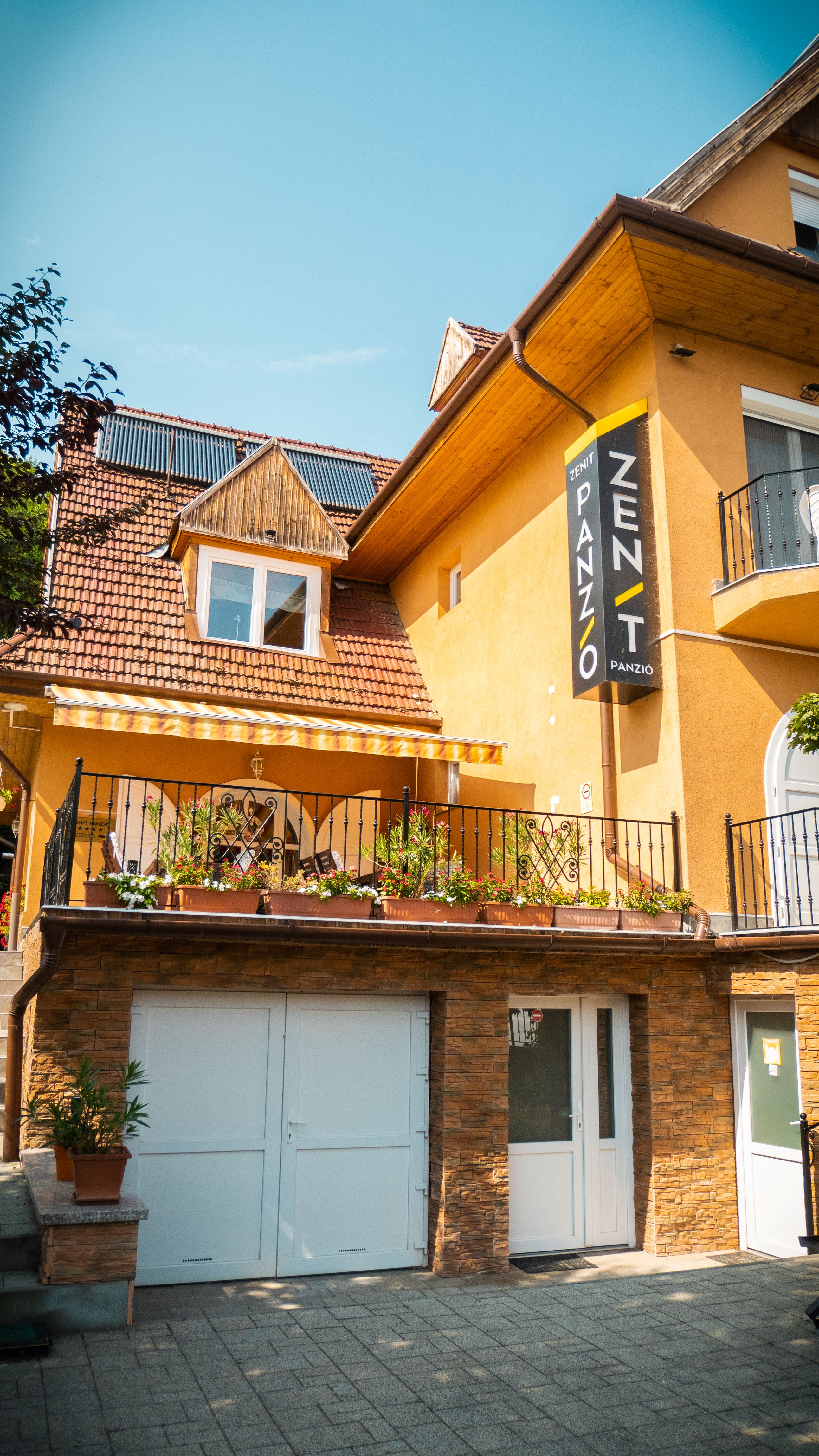 Zenit Panzió