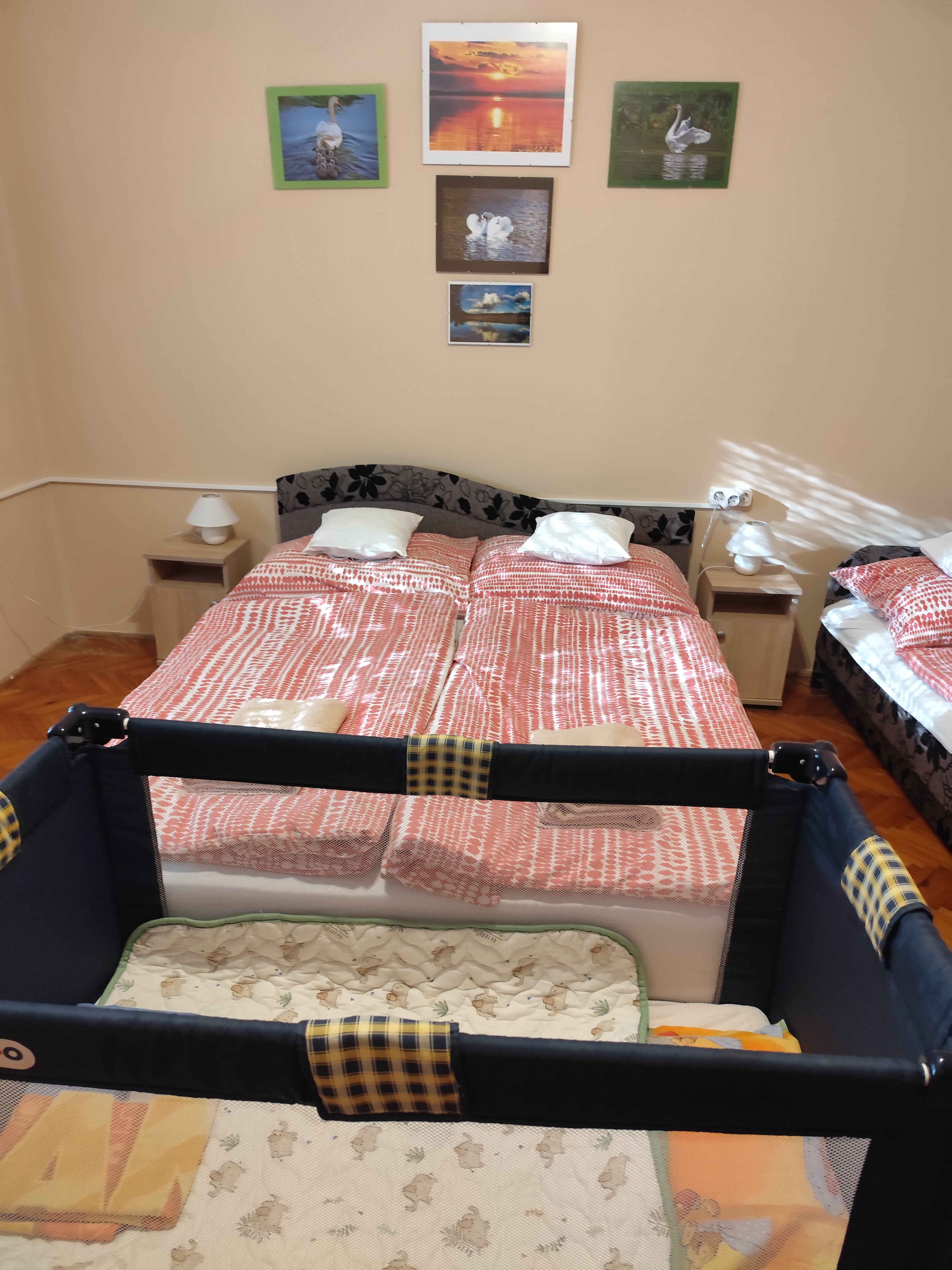 Második négyfős szoba, utazóágy igény esetén