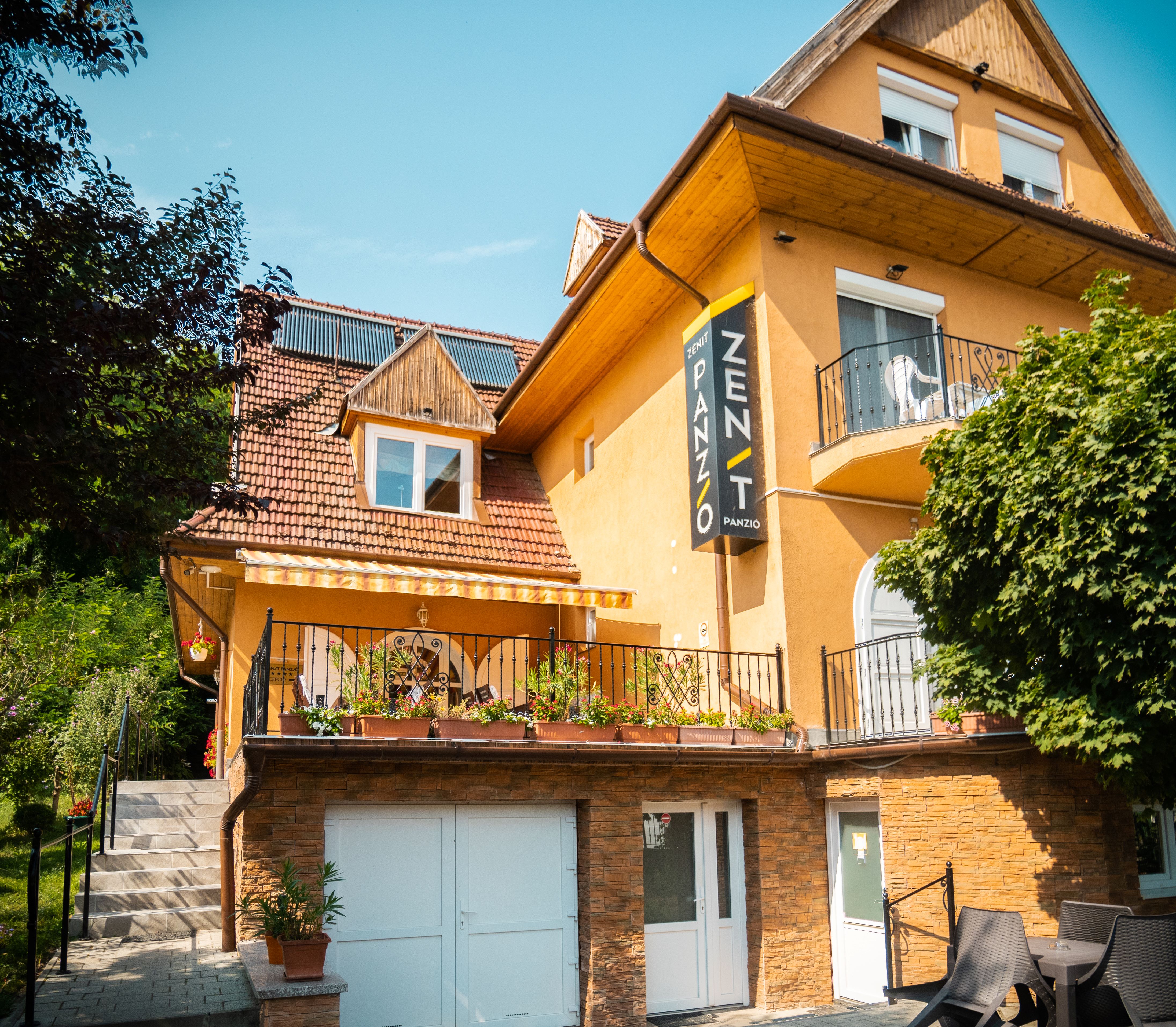 Zenit Panzió